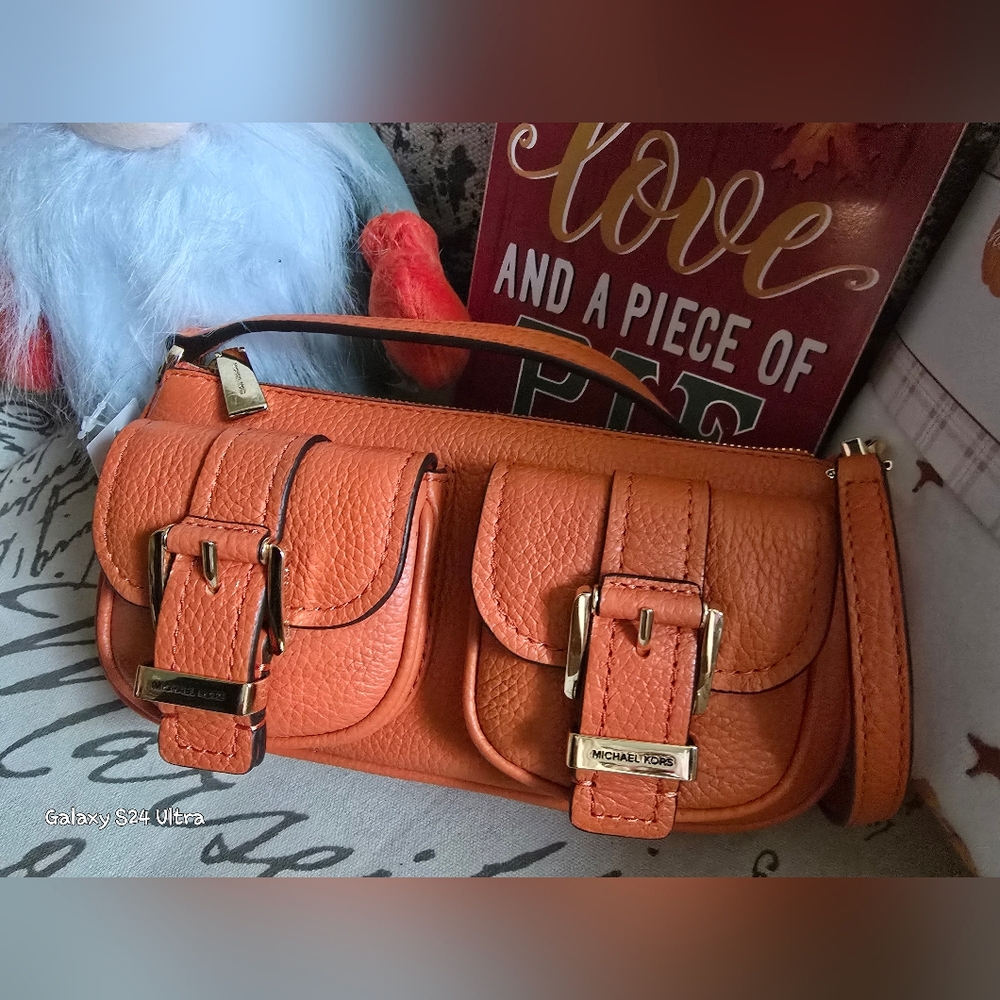 Ultimate Fall 4 Piece Set: Gnome, Sweatshirt, MK Purse NWT, & Fall Plaque NEW - Picture 5 of 10